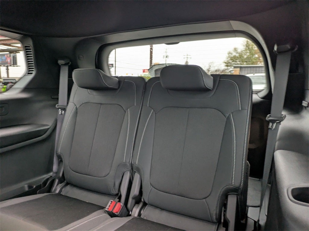 2025 Jeep Grand Cherokee GRAND CHEROKEE L LAREDO 4X2