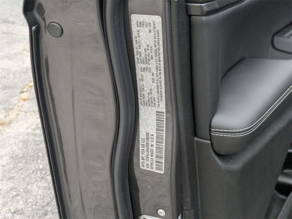 2025 Jeep Grand Cherokee GRAND CHEROKEE L LAREDO 4X2