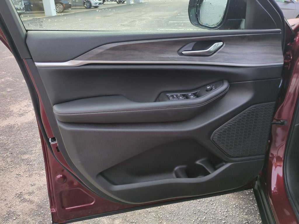 2026 Jeep Grand Cherokee GRAND CHEROKEE L LAREDO ALTITUDE 4X2