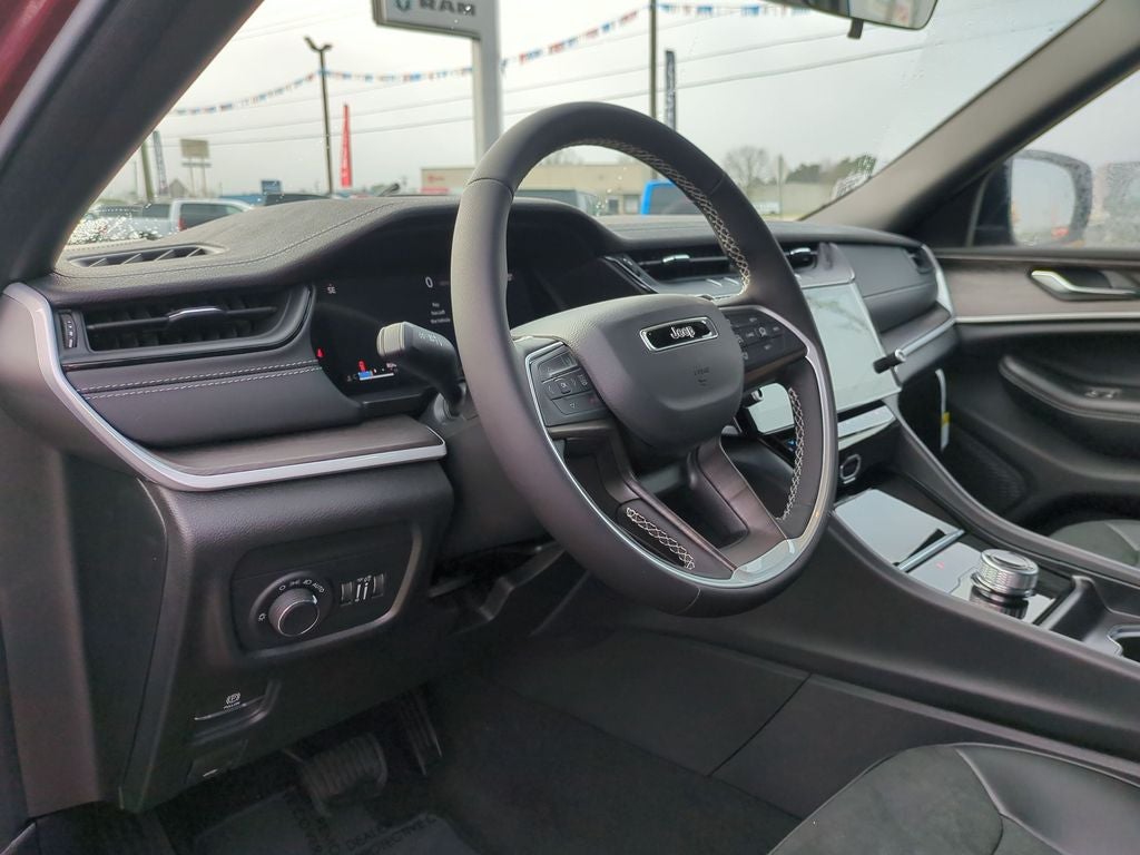 2026 Jeep Grand Cherokee GRAND CHEROKEE L LAREDO ALTITUDE 4X2