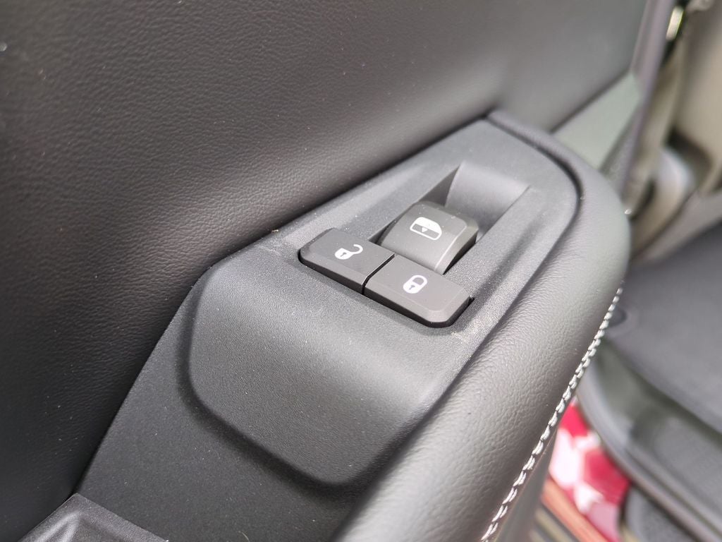 2026 Jeep Grand Cherokee GRAND CHEROKEE L LAREDO ALTITUDE 4X2