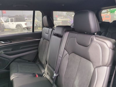 2026 Jeep Grand Cherokee GRAND CHEROKEE L LAREDO ALTITUDE 4X2