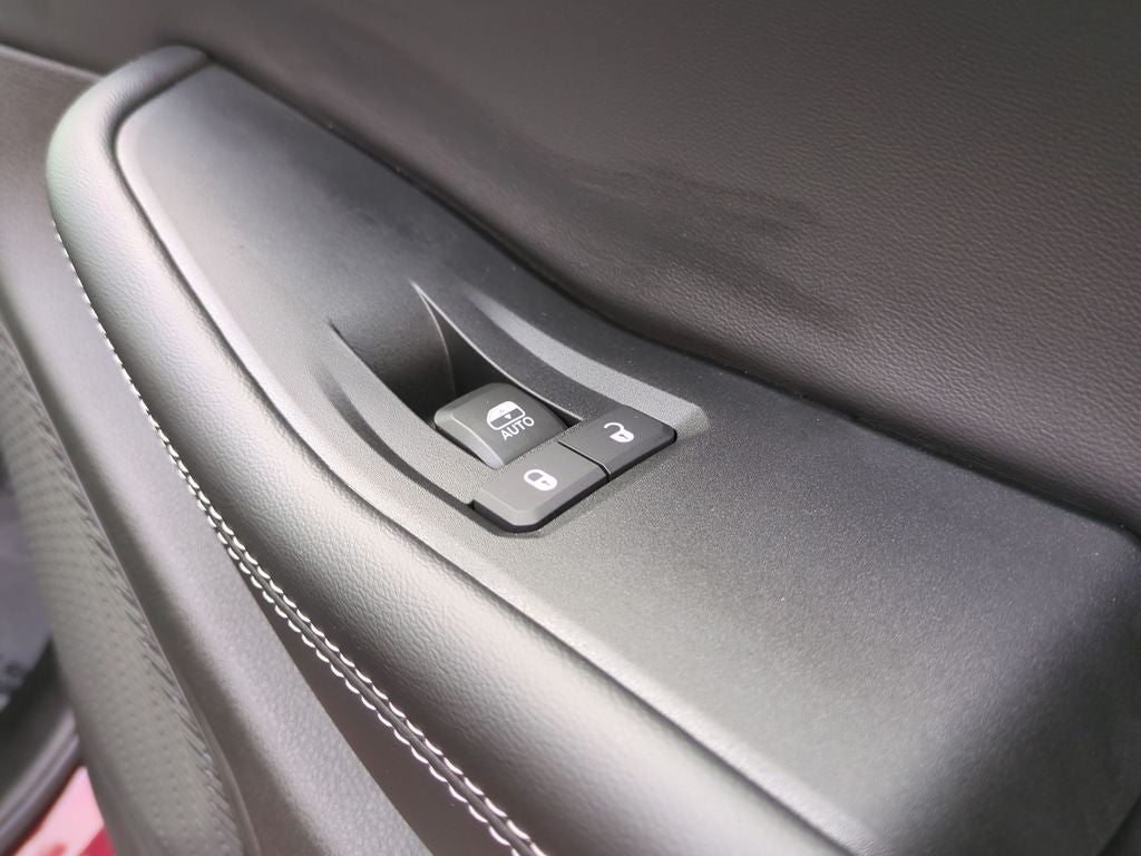 2026 Jeep Grand Cherokee GRAND CHEROKEE L LAREDO ALTITUDE 4X2