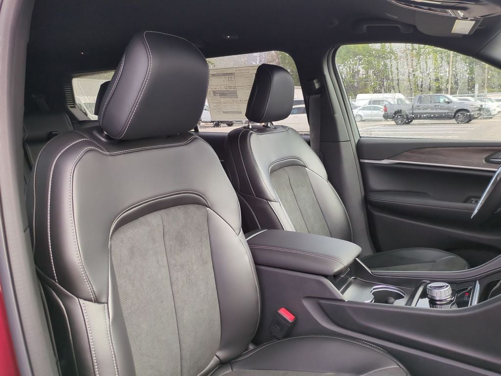 2026 Jeep Grand Cherokee GRAND CHEROKEE L LAREDO ALTITUDE 4X2