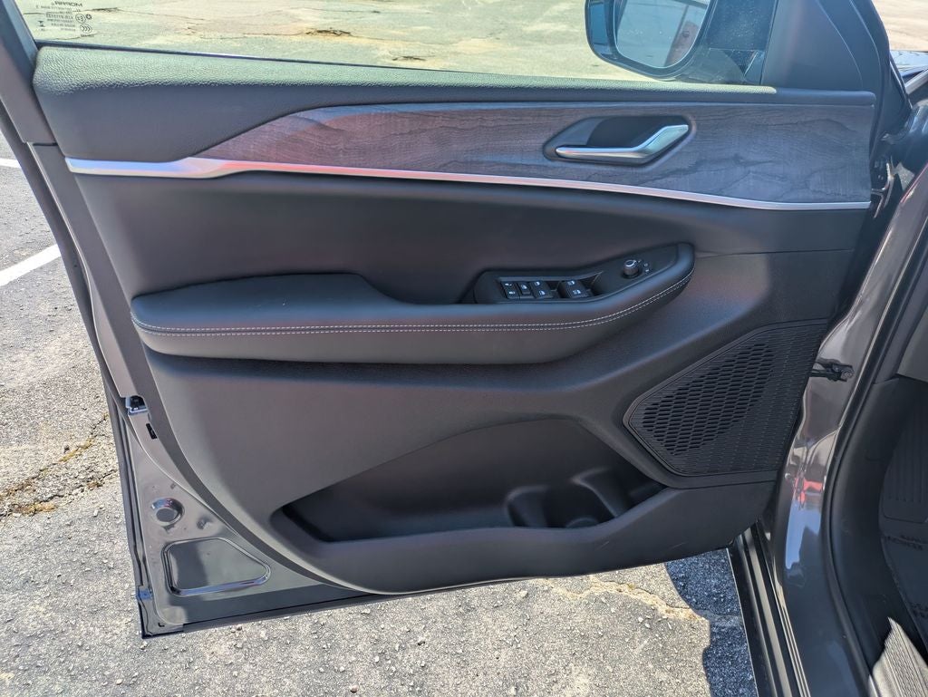2026 Jeep Grand Cherokee GRAND CHEROKEE L LAREDO ALTITUDE 4X2