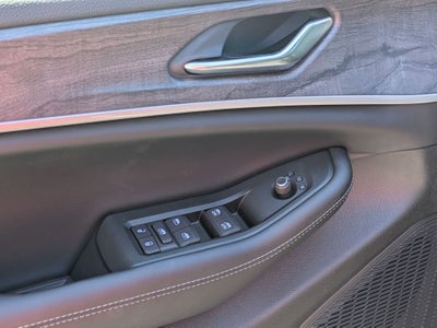 2026 Jeep Grand Cherokee GRAND CHEROKEE L LAREDO ALTITUDE 4X2