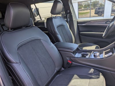 2026 Jeep Grand Cherokee GRAND CHEROKEE L LAREDO ALTITUDE 4X2