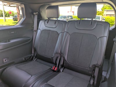 2026 Jeep Grand Cherokee GRAND CHEROKEE L LAREDO ALTITUDE 4X2