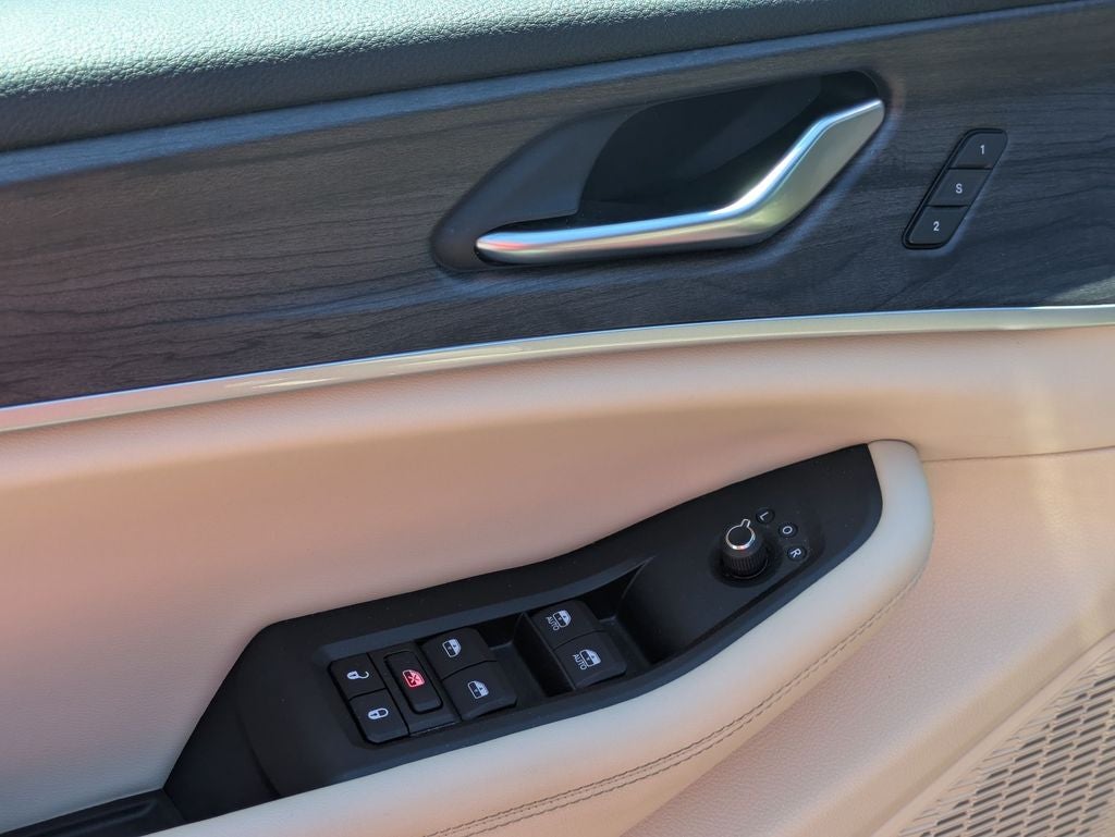 2023 Jeep Grand Cherokee L Limited 4x2