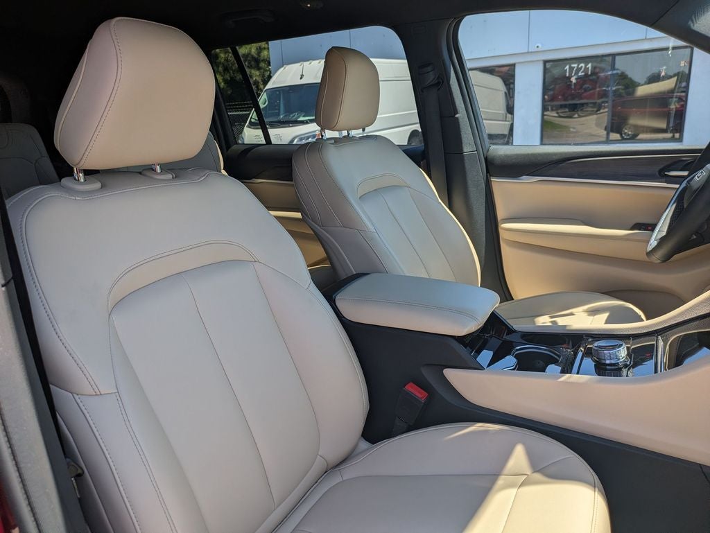 2023 Jeep Grand Cherokee L Limited 4x2