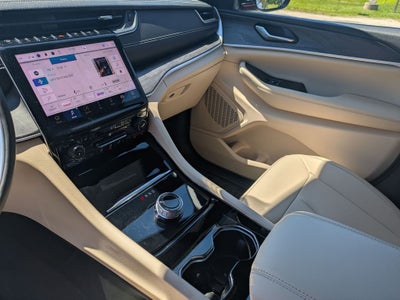 2023 Jeep Grand Cherokee L Limited 4x2