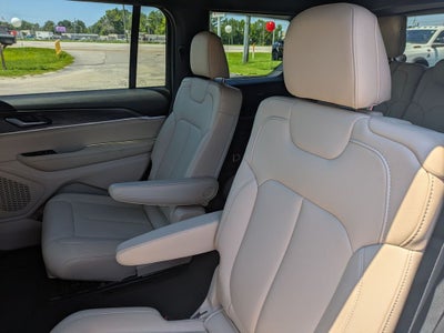 2023 Jeep Grand Cherokee L Limited 4x2