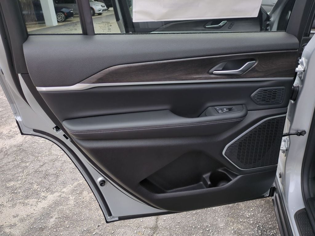 2026 Jeep Grand Cherokee GRAND CHEROKEE L LIMITED 4X2