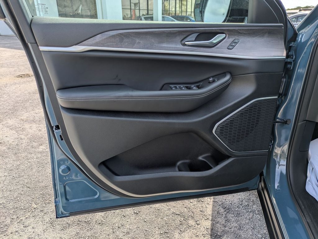 2026 Jeep Grand Cherokee GRAND CHEROKEE L LIMITED 4X2