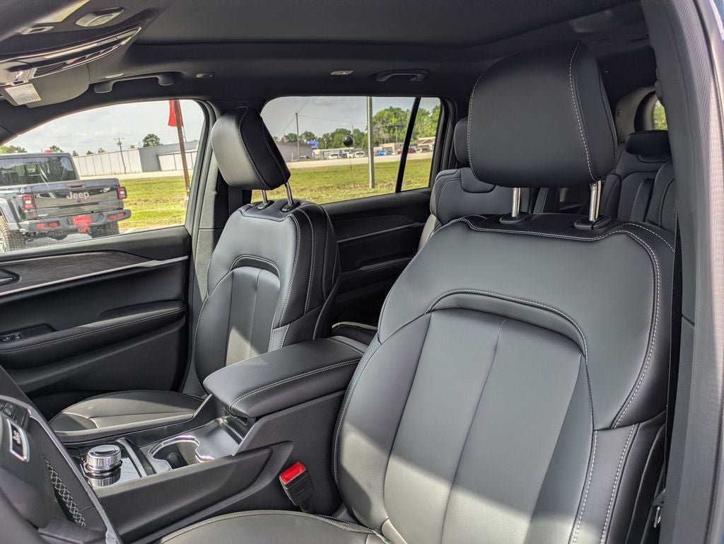 2026 Jeep Grand Cherokee GRAND CHEROKEE L LIMITED 4X2