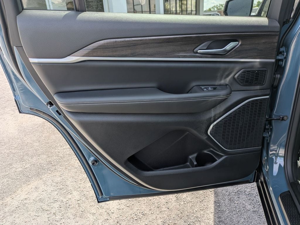 2026 Jeep Grand Cherokee GRAND CHEROKEE L LIMITED 4X2