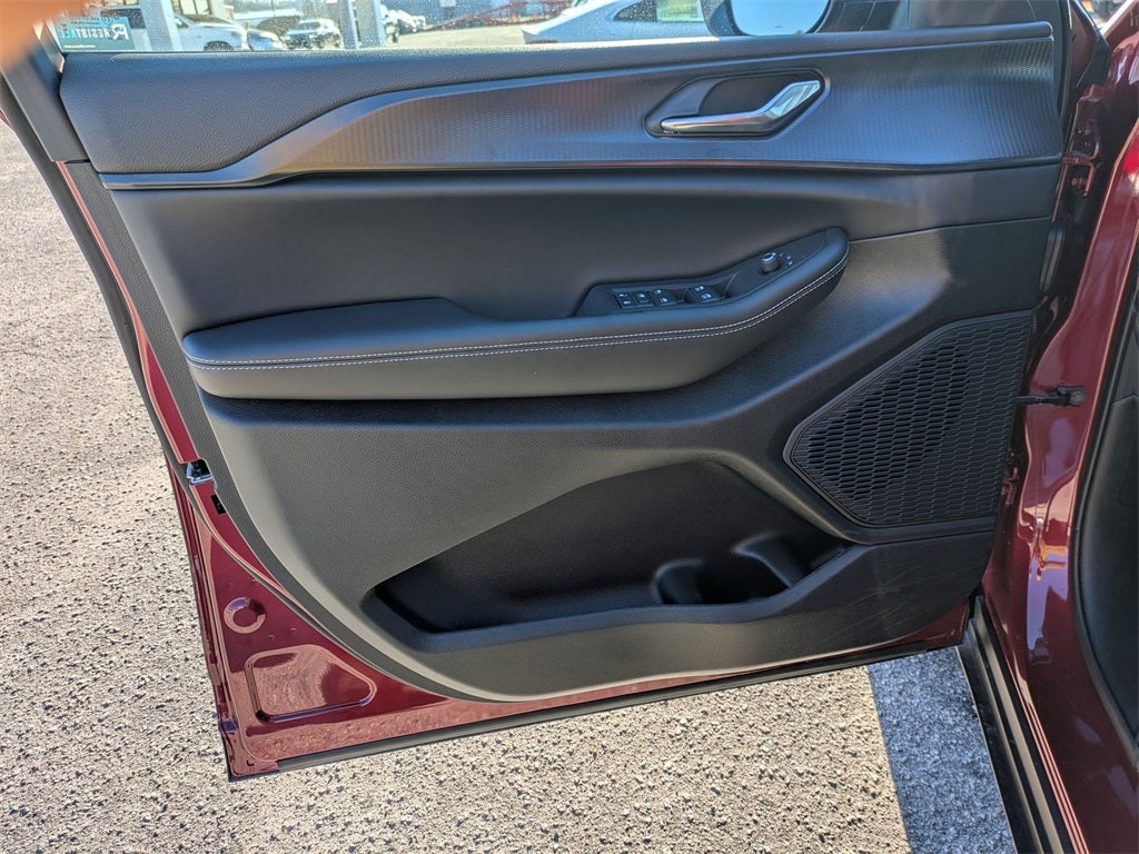 2025 Jeep Grand Cherokee GRAND CHEROKEE L LAREDO X 4X4