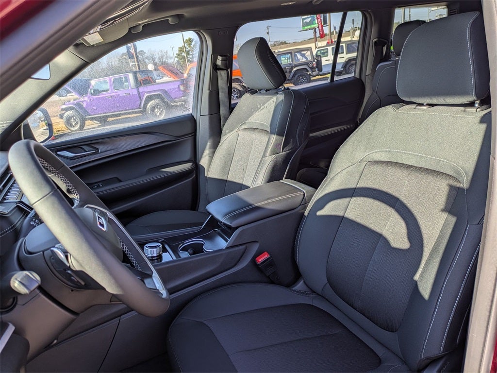 2025 Jeep Grand Cherokee GRAND CHEROKEE L LAREDO X 4X4