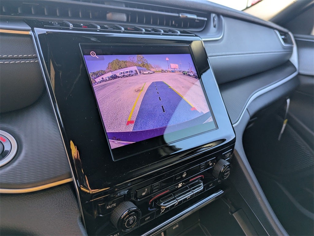 2025 Jeep Grand Cherokee GRAND CHEROKEE L LAREDO X 4X4