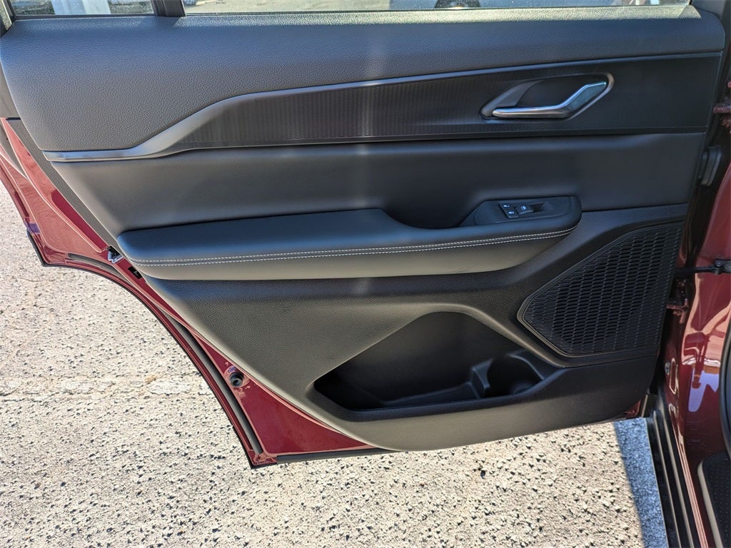 2025 Jeep Grand Cherokee GRAND CHEROKEE L LAREDO X 4X4