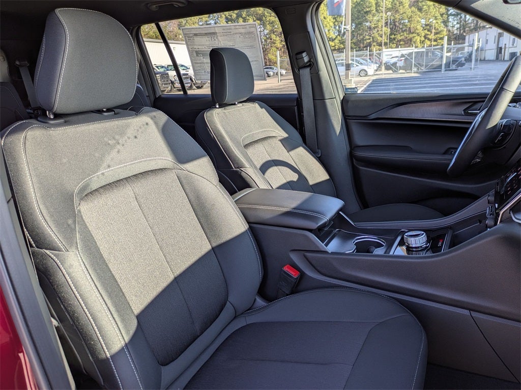 2025 Jeep Grand Cherokee GRAND CHEROKEE L LAREDO X 4X4