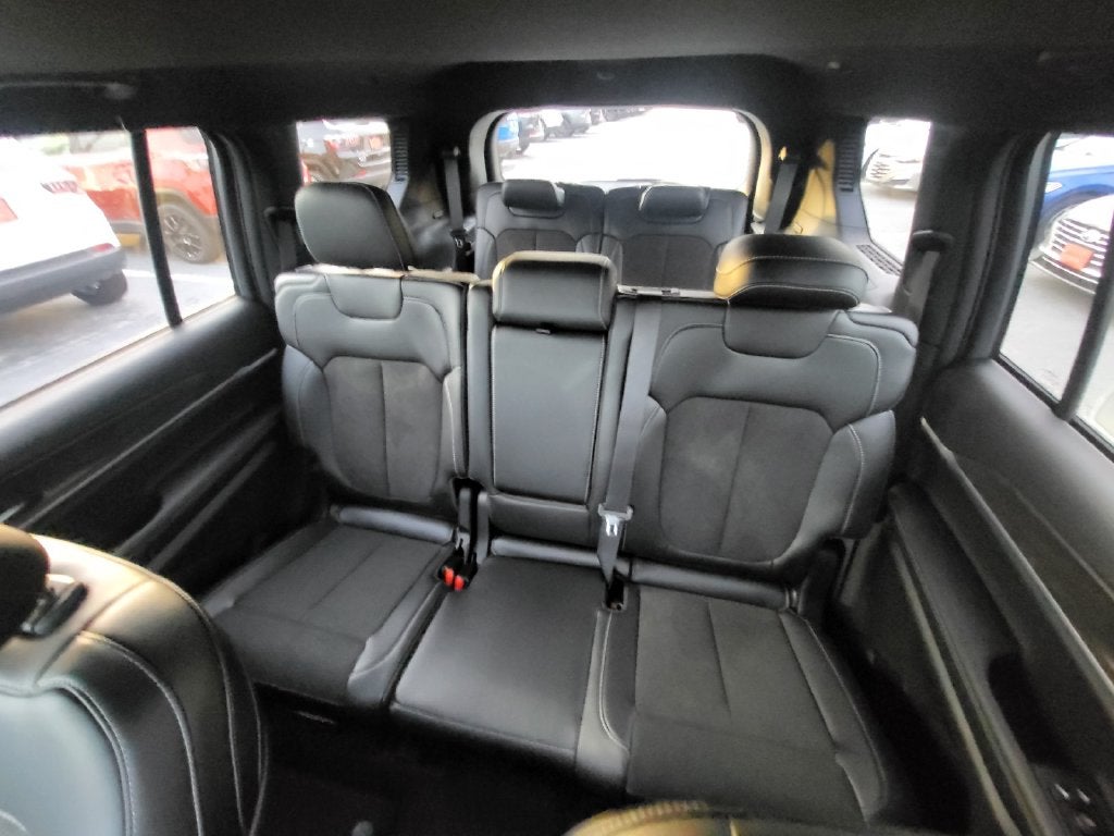 2027 Jeep Grand Cherokee GRAND CHEROKEE L LAREDO ALTITUDE 4X4