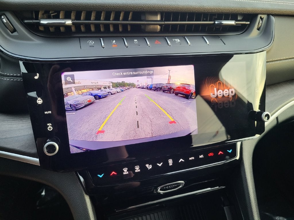 2027 Jeep Grand Cherokee GRAND CHEROKEE L LAREDO ALTITUDE 4X4
