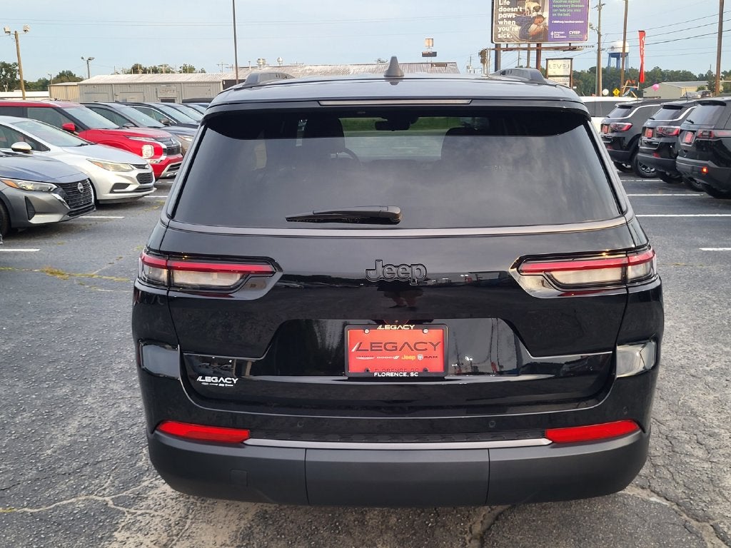 2027 Jeep Grand Cherokee GRAND CHEROKEE L LAREDO ALTITUDE 4X4