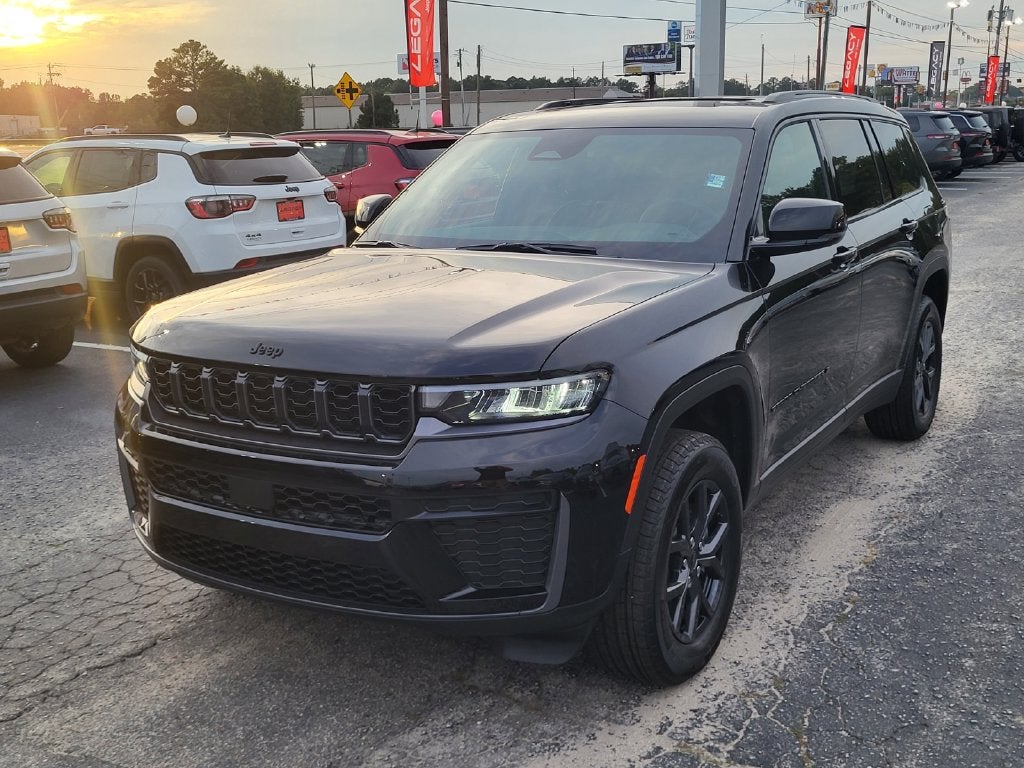 2027 Jeep Grand Cherokee GRAND CHEROKEE L LAREDO ALTITUDE 4X4