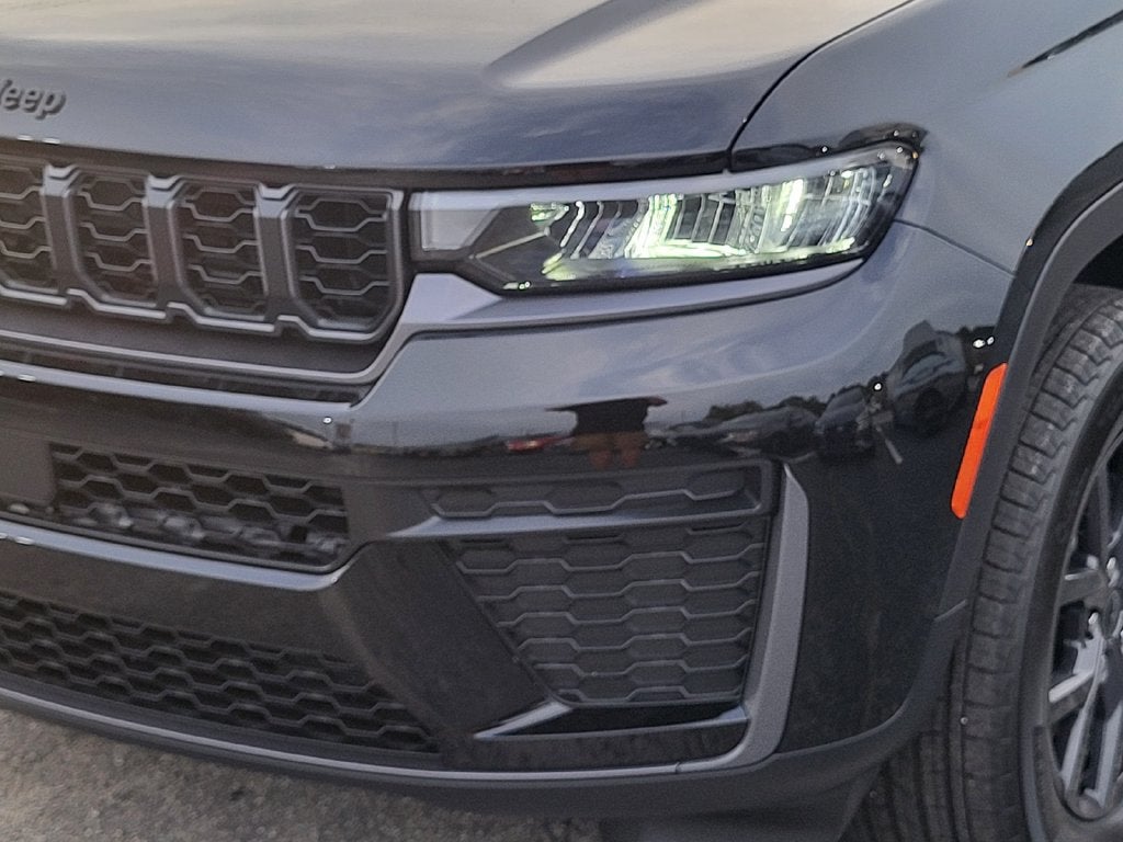 2027 Jeep Grand Cherokee GRAND CHEROKEE L LAREDO ALTITUDE 4X4