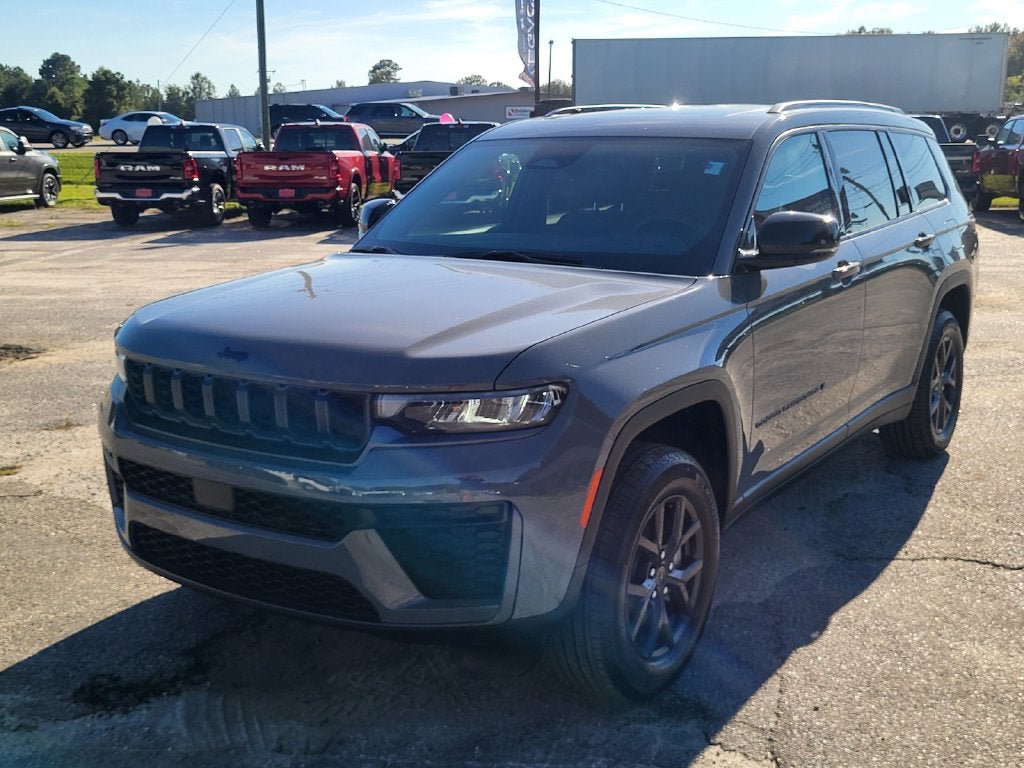 2027 Jeep Grand Cherokee GRAND CHEROKEE L LAREDO ALTITUDE 4X4