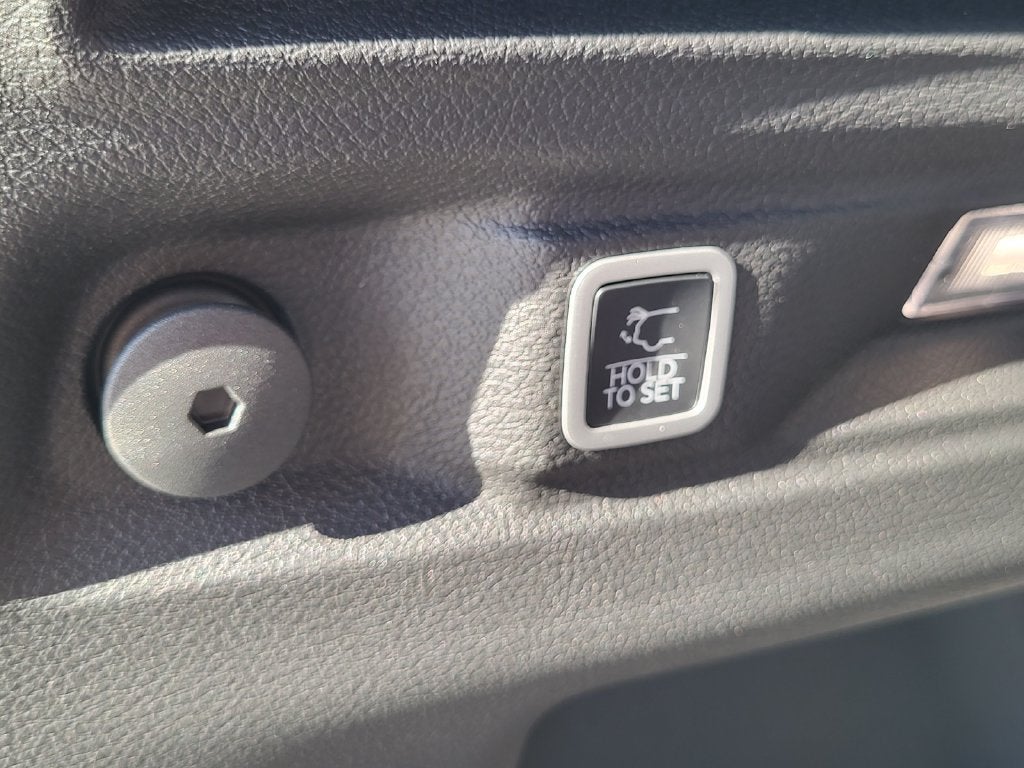 2027 Jeep Grand Cherokee GRAND CHEROKEE L LAREDO ALTITUDE 4X4