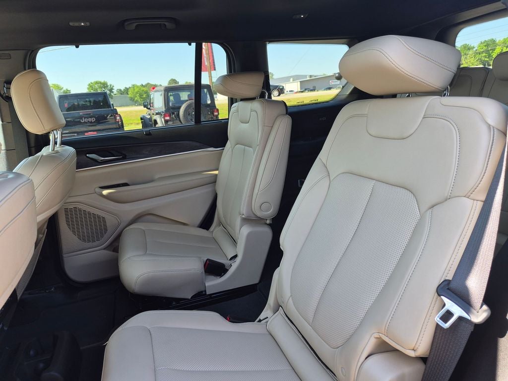 2025 Jeep Grand Cherokee L Limited 4x4