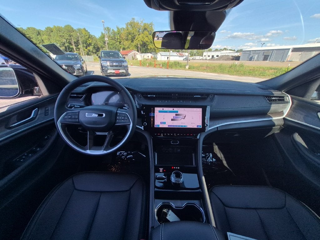 2027 Jeep Grand Cherokee GRAND CHEROKEE L LIMITED 4X4