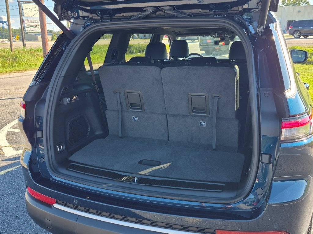 2027 Jeep Grand Cherokee GRAND CHEROKEE L LIMITED 4X4