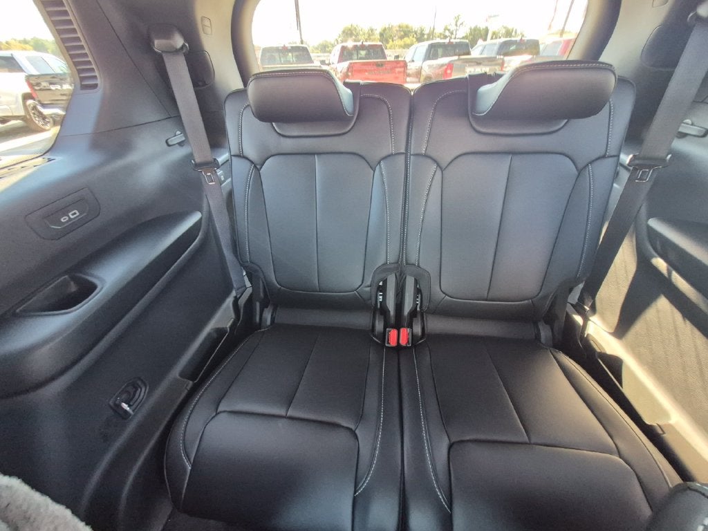 2027 Jeep Grand Cherokee GRAND CHEROKEE L LIMITED 4X4