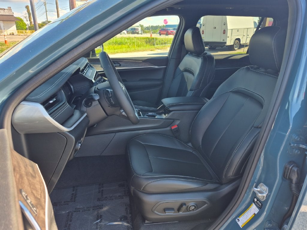 2027 Jeep Grand Cherokee GRAND CHEROKEE L LIMITED 4X4