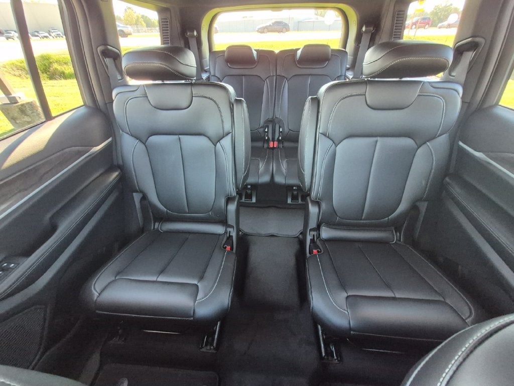 2027 Jeep Grand Cherokee GRAND CHEROKEE L LIMITED 4X4