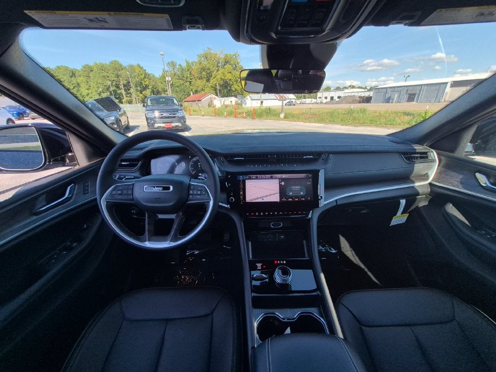 2027 Jeep Grand Cherokee GRAND CHEROKEE L LIMITED 4X4