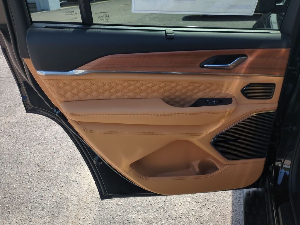 2026 Jeep Grand Cherokee GRAND CHEROKEE L SUMMIT 4X4