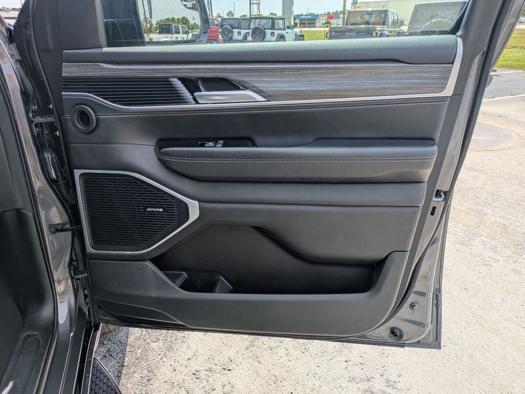 2024 Jeep Wagoneer L Series II 4x2