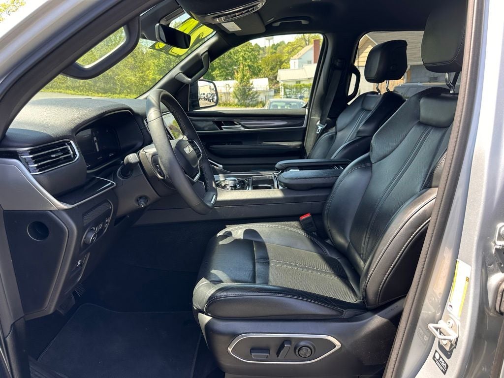 2024 Jeep Wagoneer L Base