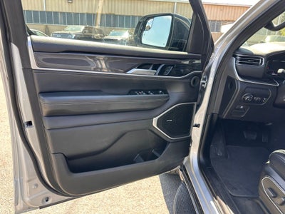 2024 Jeep Wagoneer L Base