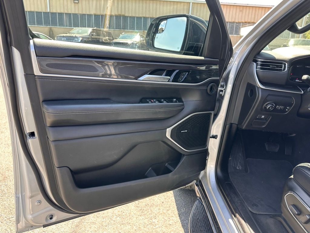 2024 Jeep Wagoneer L Base