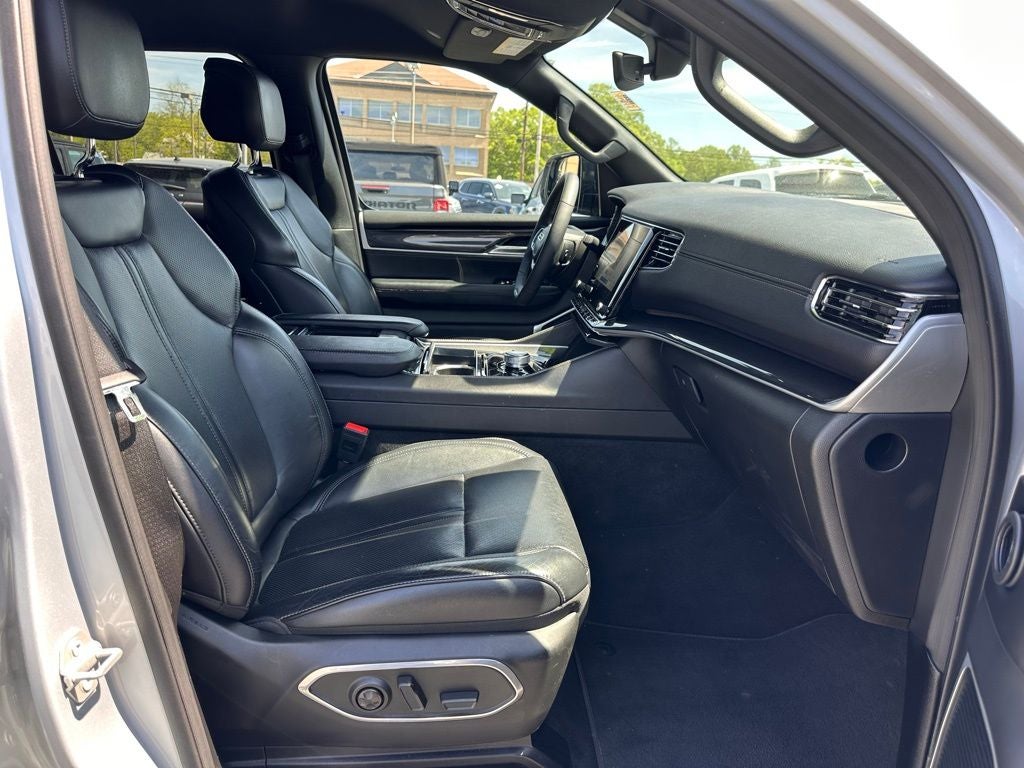 2024 Jeep Wagoneer L Base