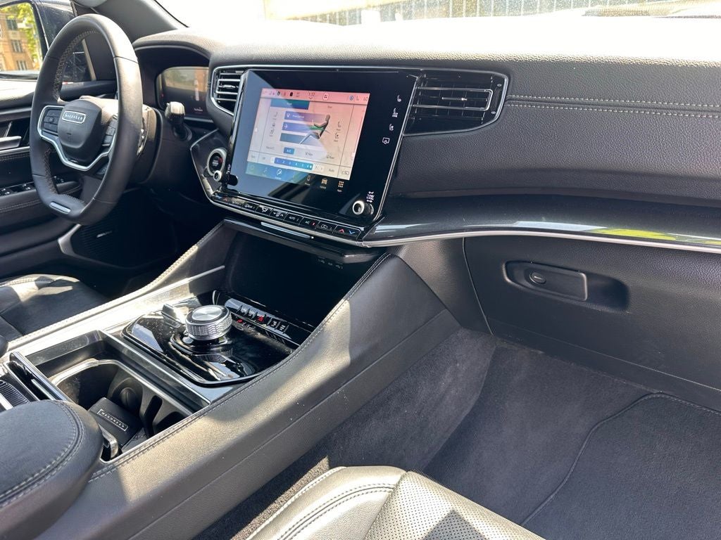 2024 Jeep Wagoneer L Base