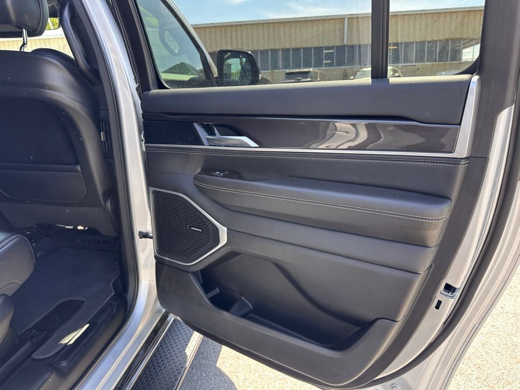 2024 Jeep Wagoneer L Base