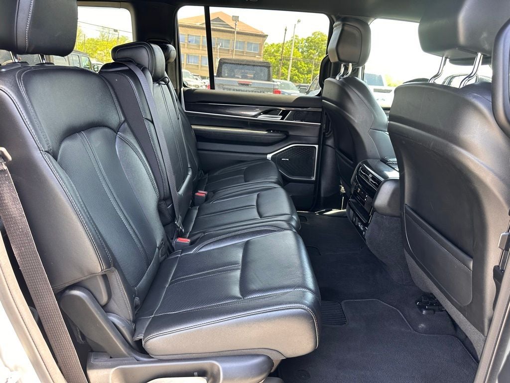 2024 Jeep Wagoneer L Base