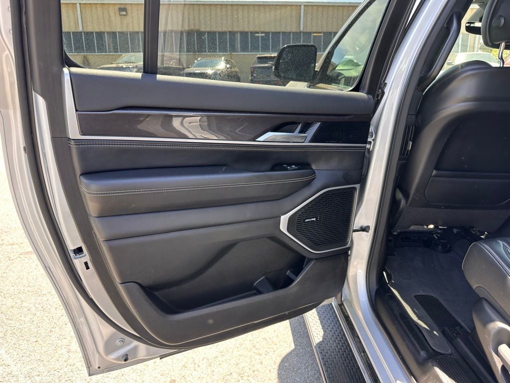 2024 Jeep Wagoneer L Base