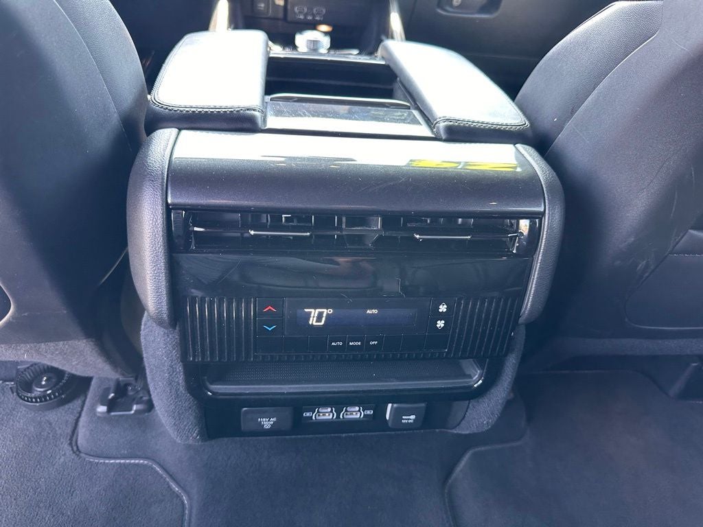 2024 Jeep Wagoneer L Base